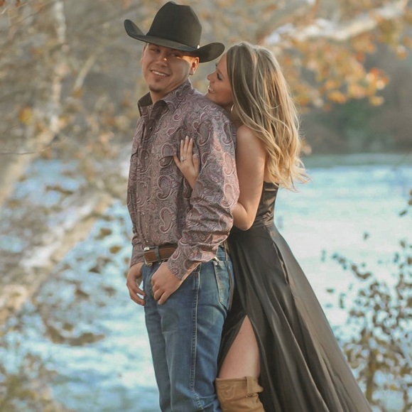 Meet your Posher, Kloie - Picture 1 of 1